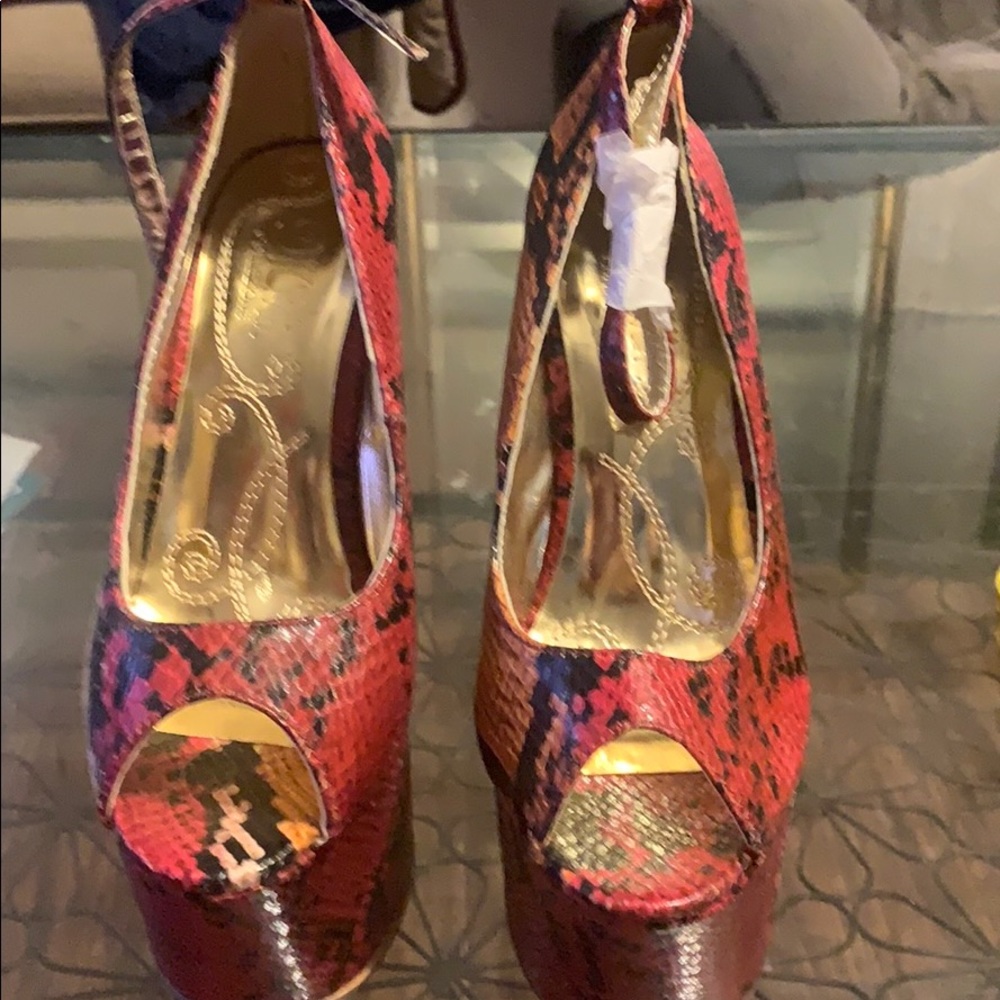 Platform snake shoes